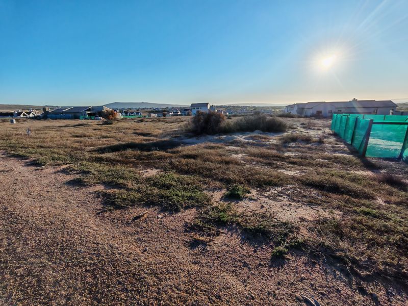 Elevated Greenbelt Living with Thoughtful Double-Storey Design - Photo 4