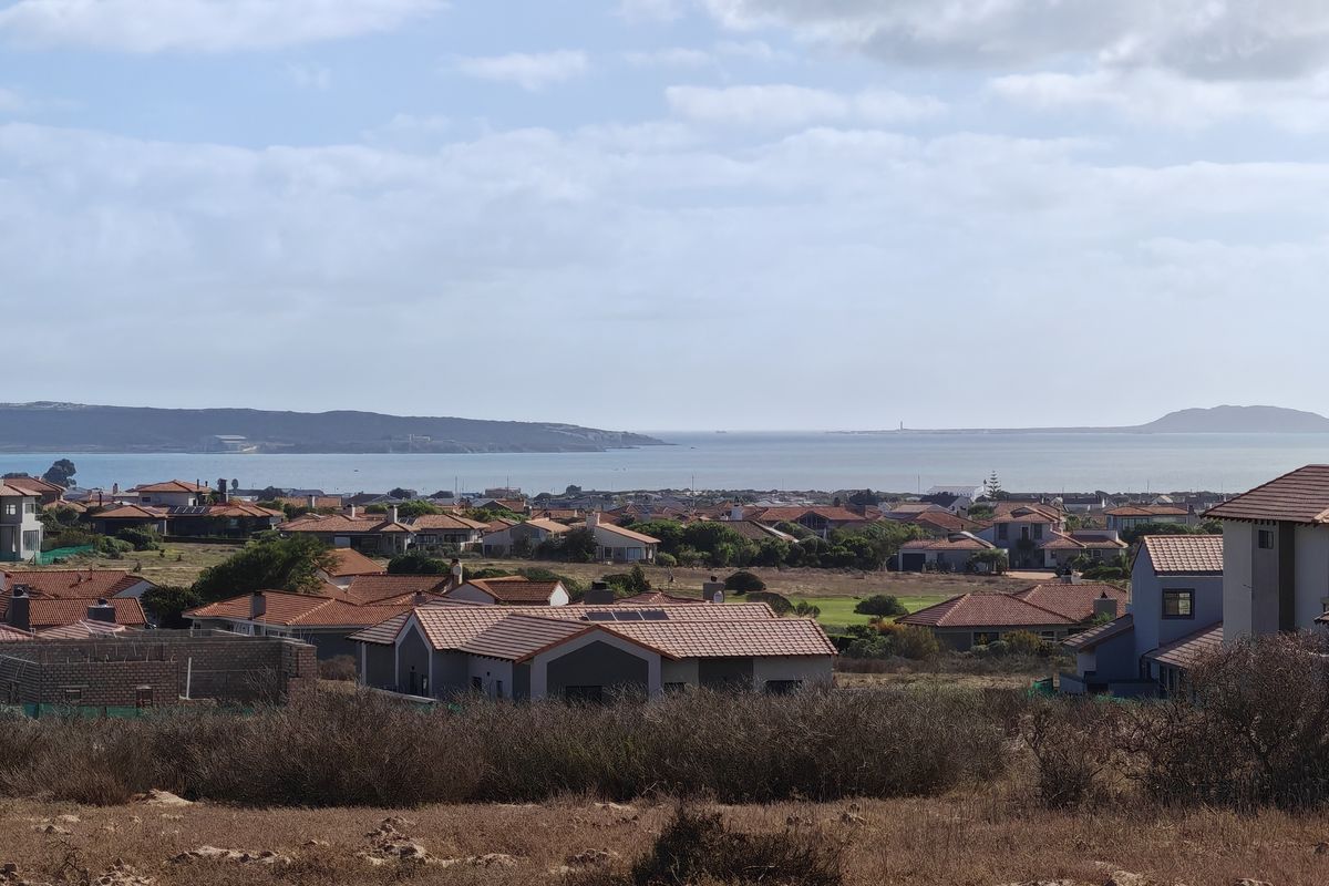 Elevated Greenbelt Living with Thoughtful Double-Storey Design - Photo 2