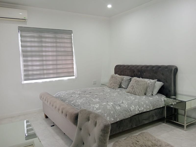 Elegant Upmarket Family Home with Mountain Views in Safari Gardens - Photo 10