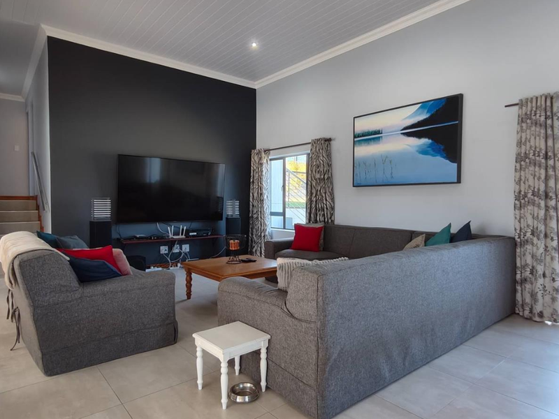 Refined Luxury Living in Outeniquasbosch Wildlife Village - Photo 10