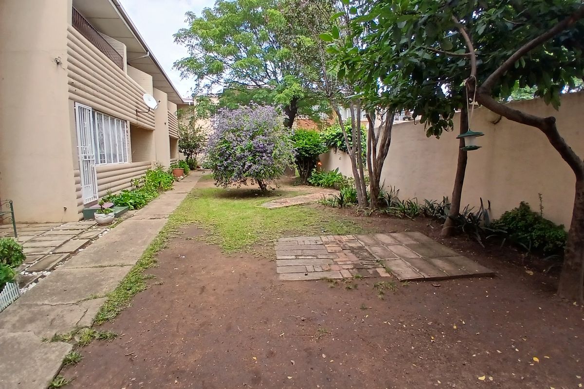 3 bedroom, ground floor apartment in the heart of Lambton - Photo 3