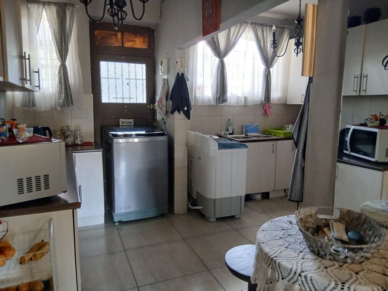 3 bedroom, ground floor apartment in the heart of Lambton - Photo 8