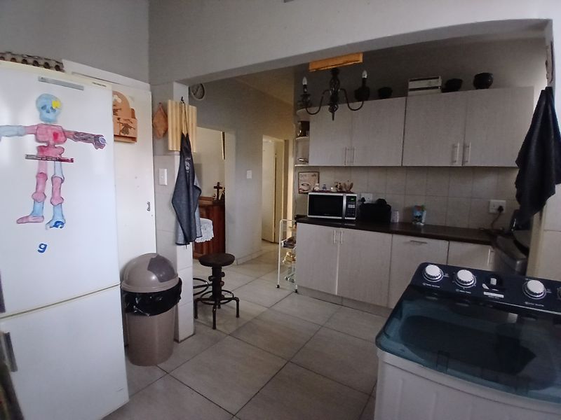 3 bedroom, ground floor apartment in the heart of Lambton - Photo 6