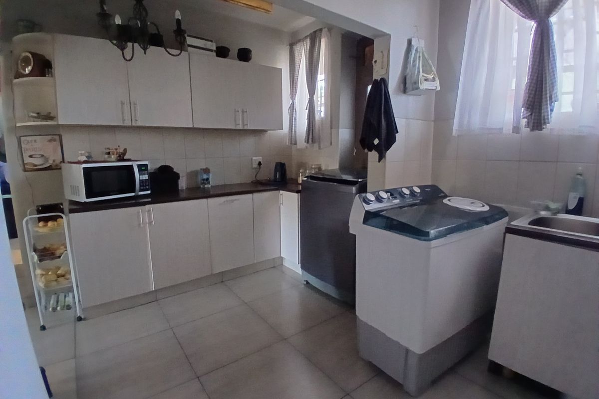 3 bedroom, ground floor apartment in the heart of Lambton - Photo 5