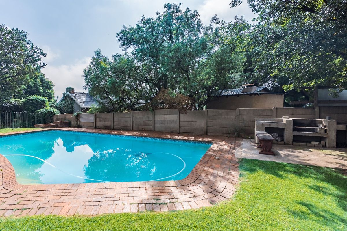 1486m2  Stand, Granny Flat, Pool, Plentiful Parking - Photo 2