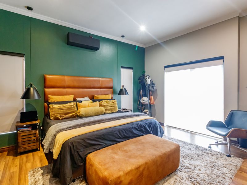 Sophisticated Single-Level Sanctuary - Photo 9