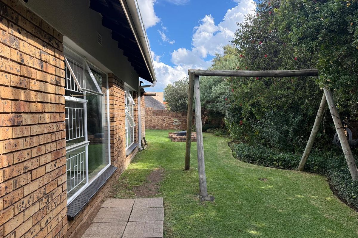 Family Home with Pool, 2 Living Areas & Entertainer’s Braai Area! - Photo 3