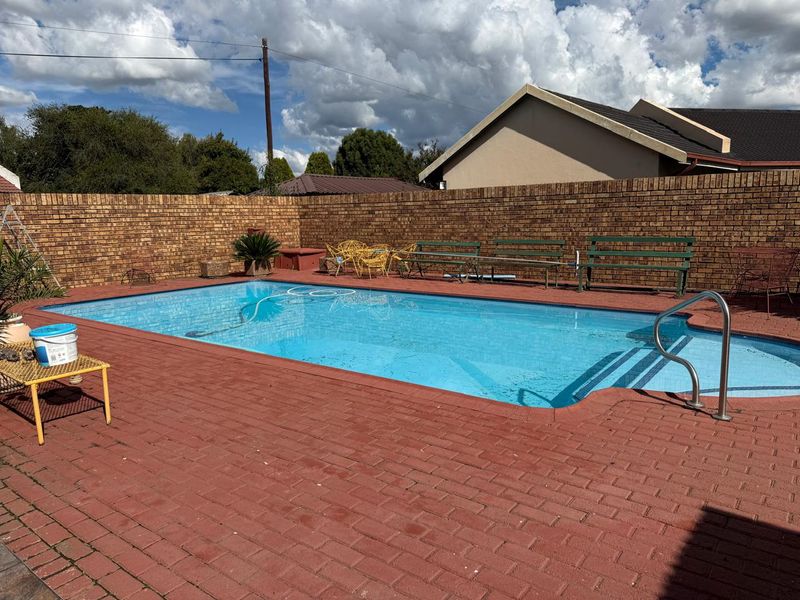 Family Home with Pool, 2 Living Areas & Entertainer’s Braai Area! - Photo 5