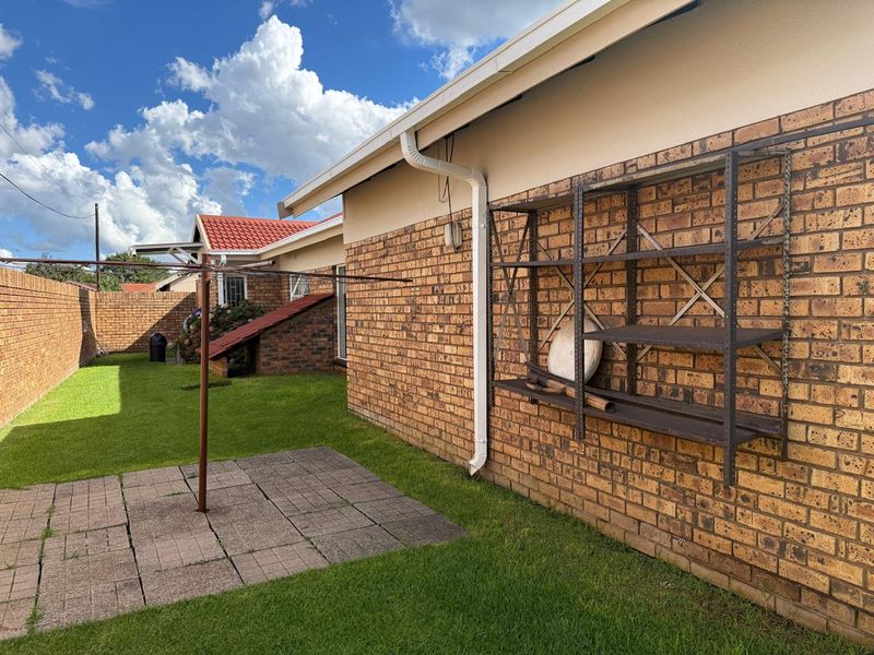 Family Home with Pool, 2 Living Areas & Entertainer’s Braai Area! - Photo 2