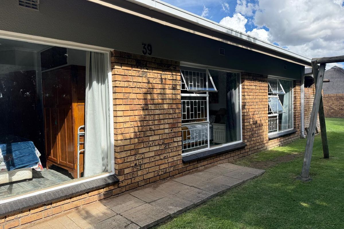 Family Home with Pool, 2 Living Areas & Entertainer’s Braai Area! - Photo 4