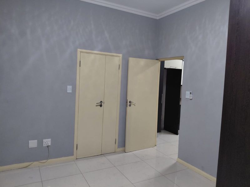 Modern 1 bedroom apartment in Umhlanga Ridge - Photo 5