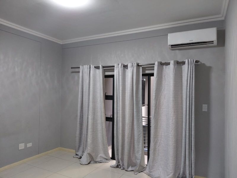 Modern 1 bedroom apartment in Umhlanga Ridge - Photo 3