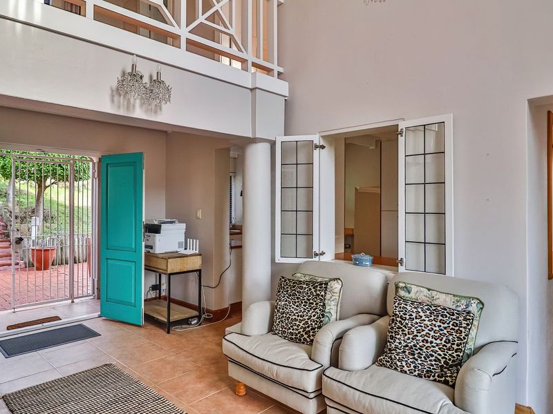 An Architecturally Significant Home in a Spectacular Natural Setting - Photo 4