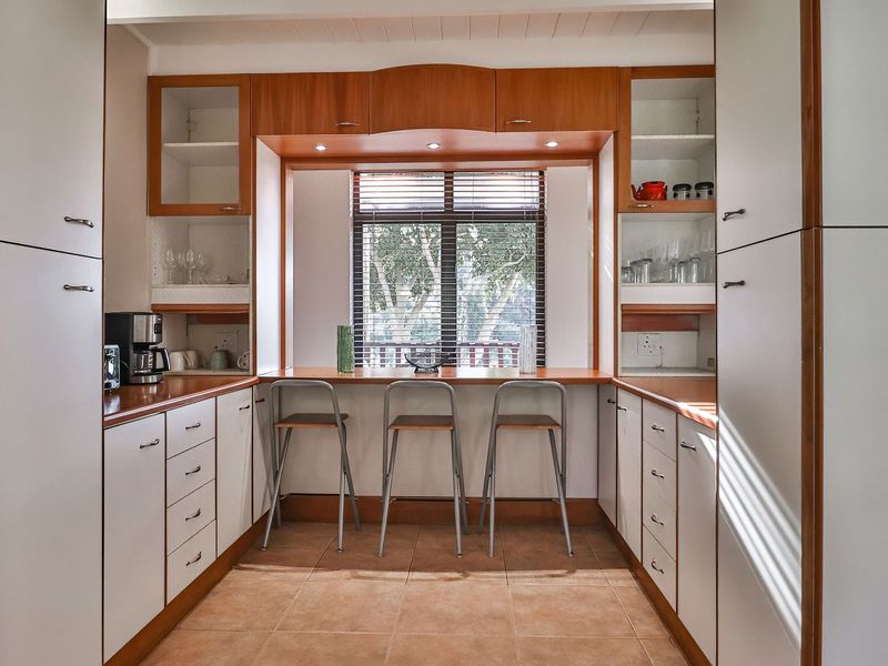 An Architecturally Significant Home in a Spectacular Natural Setting - Photo 5