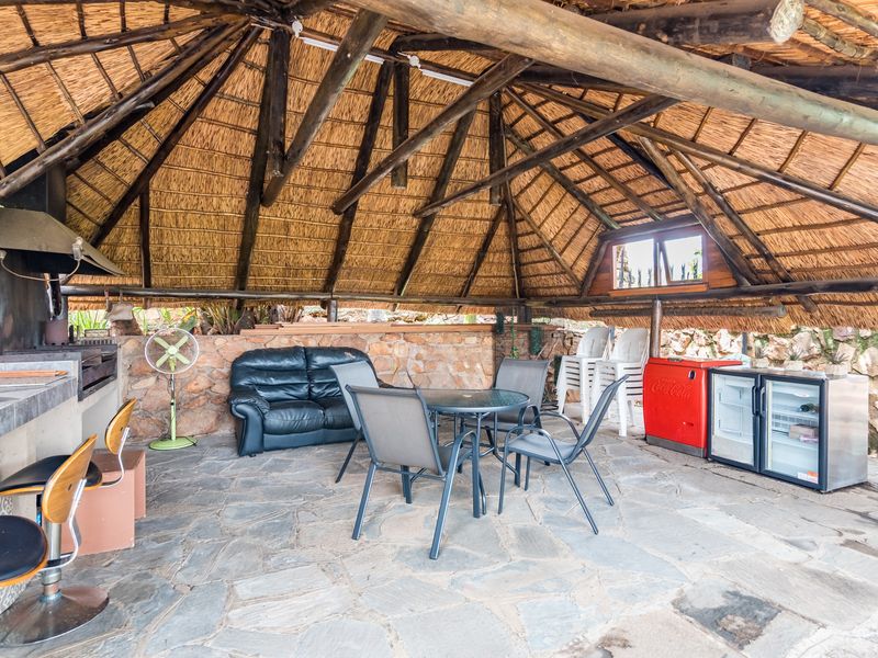 Stunning House in Very Sought-After Area Constantia Kloof Roodepoort - Photo 7