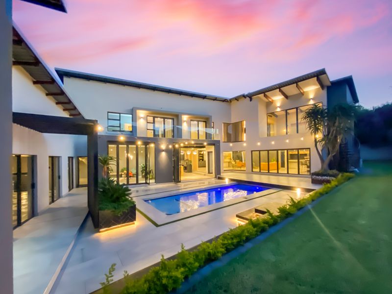 The Pinnacle of Modern Elegance: A 6-Bedroom Masterpiece in Midstream Proper - Photo 5
