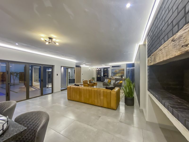 The Pinnacle of Modern Elegance: A 6-Bedroom Masterpiece in Midstream Proper - Photo 10