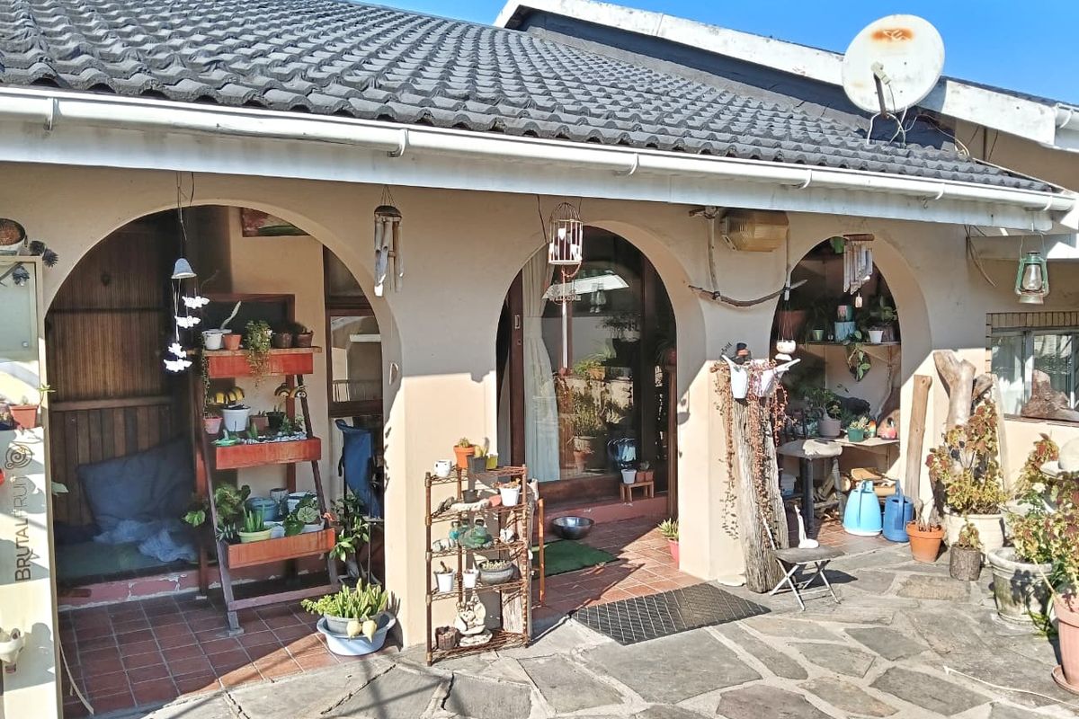 Tranquil Family Haven in the Heart of Arboretum - Photo 2