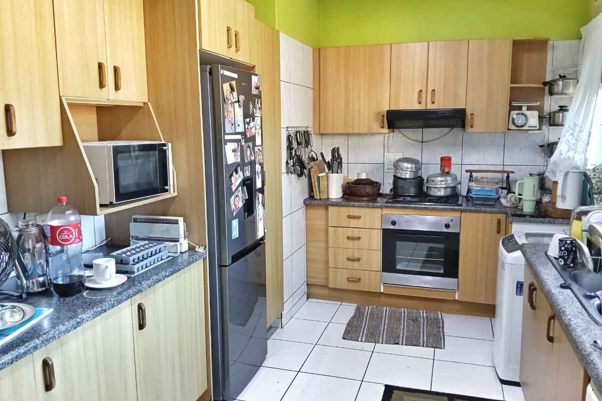 Tranquil Family Haven in the Heart of Arboretum - Photo 4