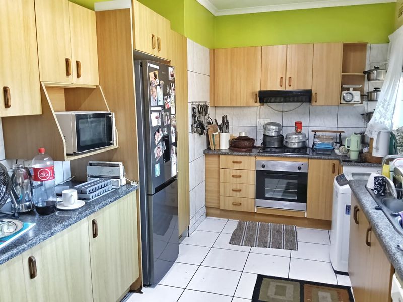 Tranquil Family Haven in the Heart of Arboretum - Photo 4