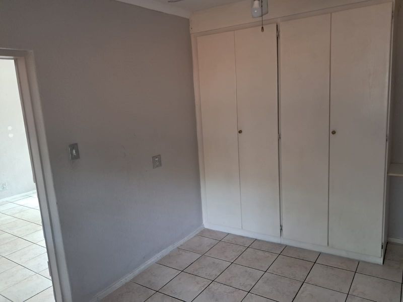 Perfect Lock-Up-and-Go in Secure Complex - Photo 9