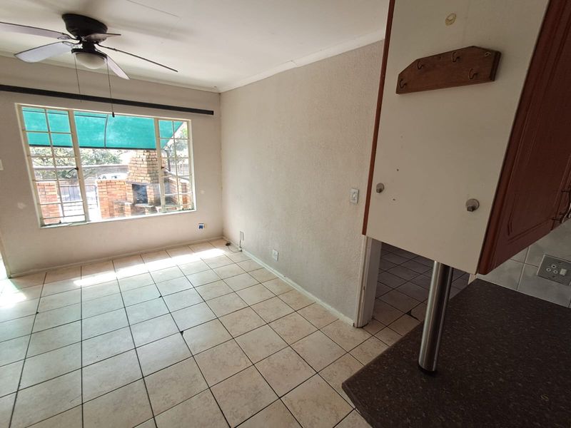 Perfect Lock-Up-and-Go in Secure Complex - Photo 6