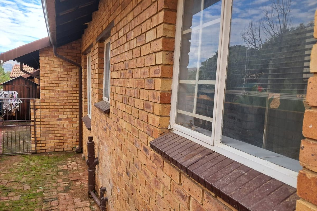 Perfect Lock-Up-and-Go in Secure Complex - Photo 2