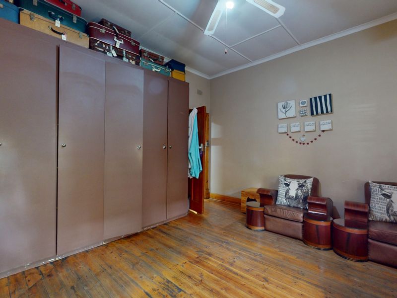 Modern Dual-Living property with Income-Generating Flatlet in Primrose! - Photo 7