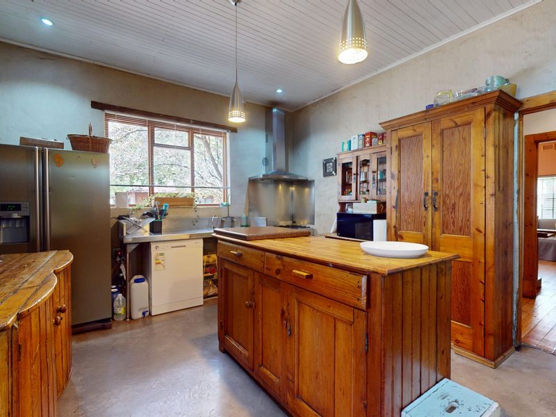 Modern Dual-Living property with Income-Generating Flatlet in Primrose! - Photo 6
