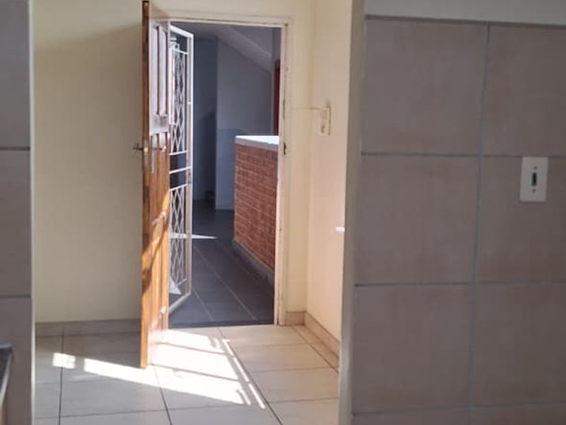 Affordable 1.5 Bedroom Apartment with Scenic Views in Carrington Heights - Photo 8