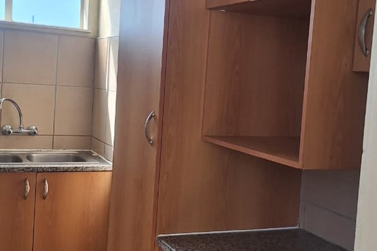 Affordable 1.5 Bedroom Apartment with Scenic Views in Carrington Heights - Photo 3