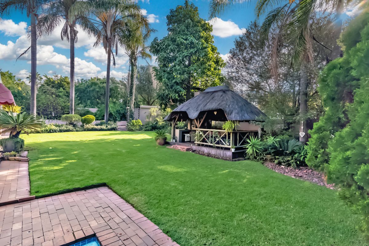 Solid Family Home with Prime Location & Future Potential in Lonehill - Photo 4