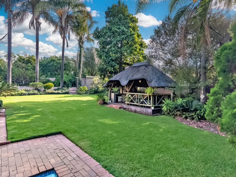 Solid Family Home with Prime Location & Future Potential in Lonehill - Photo 4