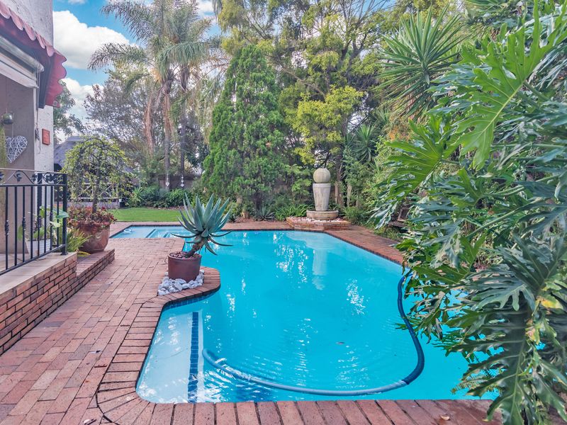 Solid Family Home with Prime Location & Future Potential in Lonehill - Photo 10