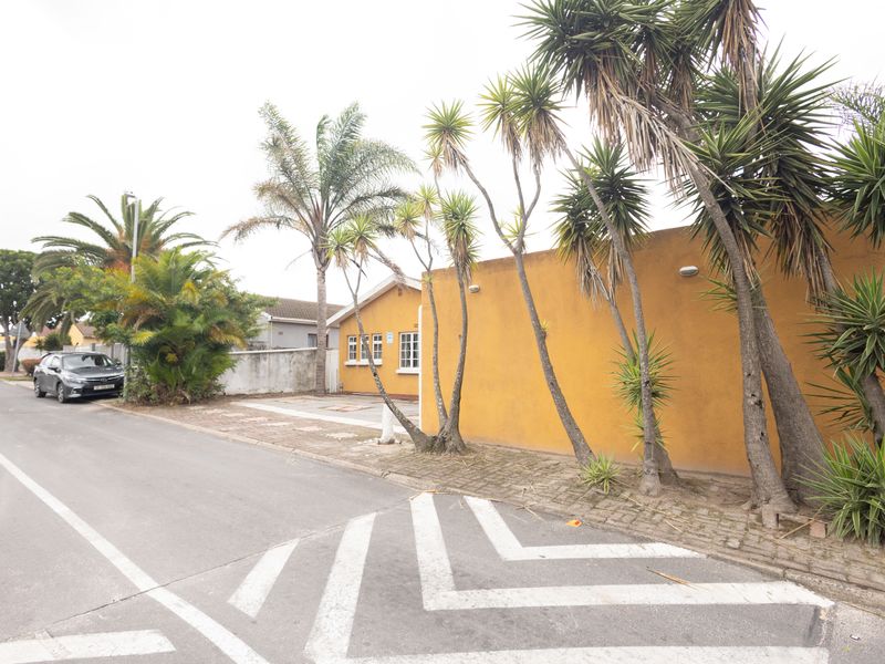 Delightful 3 Bedroom Family Home - Photo 3