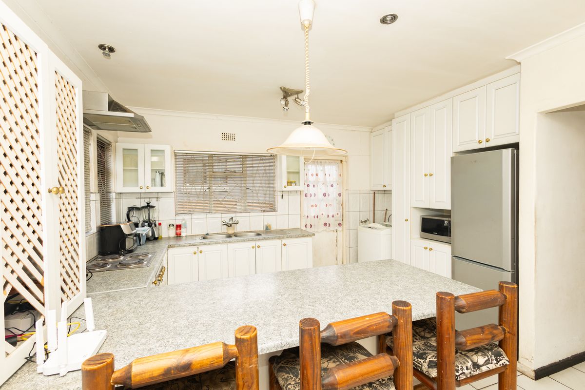 Delightful 3 Bedroom Family Home - Photo 5