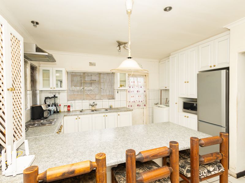 Delightful 3 Bedroom Family Home - Photo 5