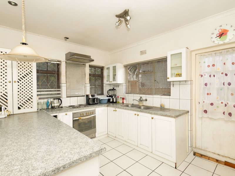 Delightful 3 Bedroom Family Home - Photo 7