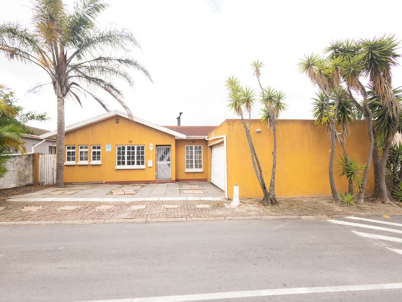 Delightful 3 Bedroom Family Home - Photo 2