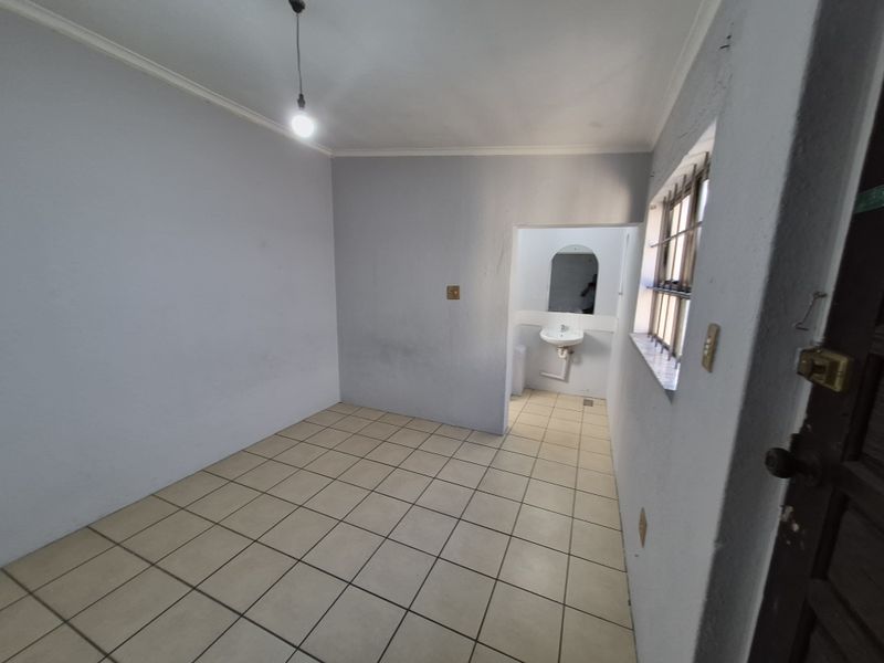 Separate entrance for 1 person - Photo 6