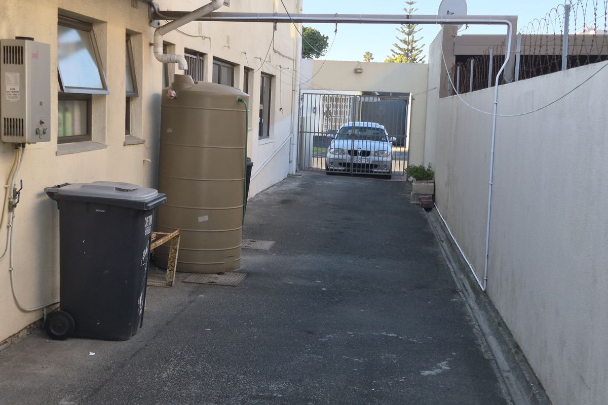 Separate entrance for 1 person - Photo 3