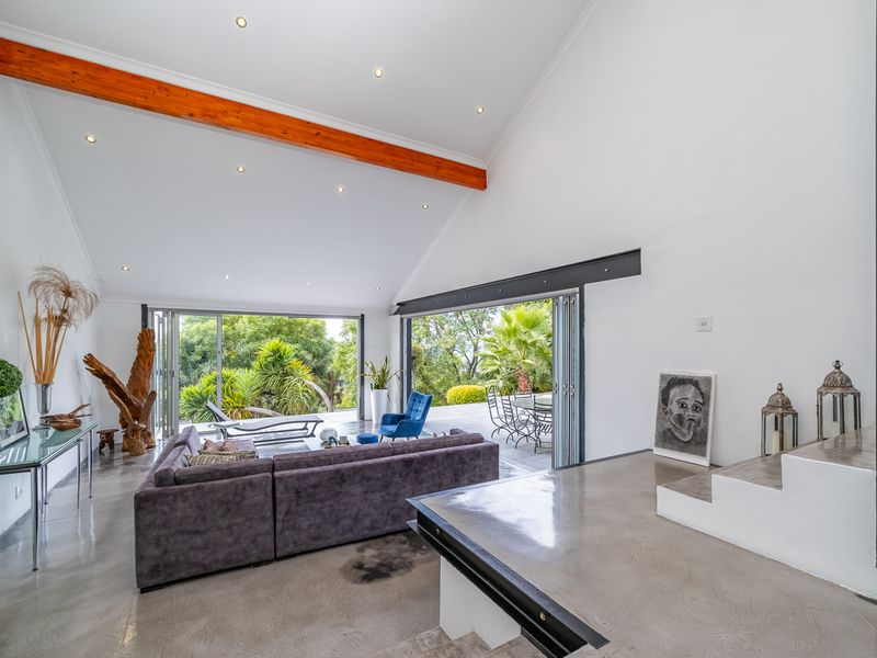 Luxury Ridge-Top Living with Panoramic Views & Exceptional Entertaining Space. - Photo 9