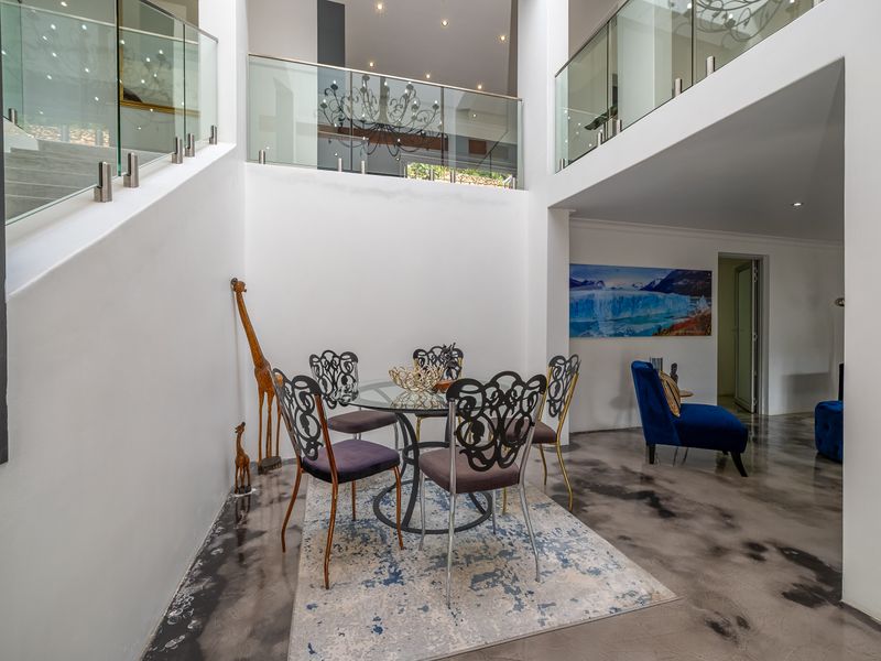 Luxury Ridge-Top Living with Panoramic Views & Exceptional Entertaining Space. - Photo 7