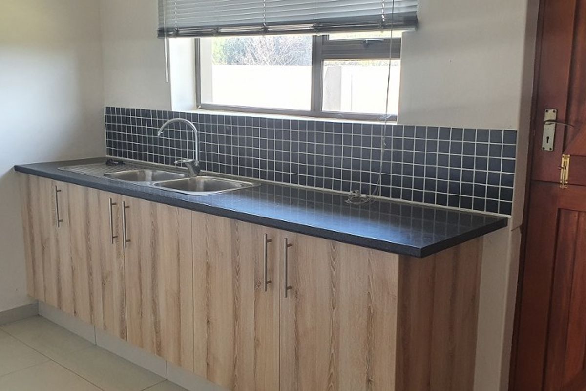 Spacious 4-Bedroom Family Home with Indoor Braai - Photo 5