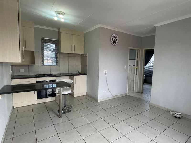 Ideally for The Beginner or Newly Weds @ R6,250 - Photo 2