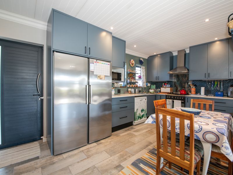 Immaculate, Move-In Ready 2-Bedroom Home in Pringle Bay For Sale - Designed for Easy Living - Photo 6