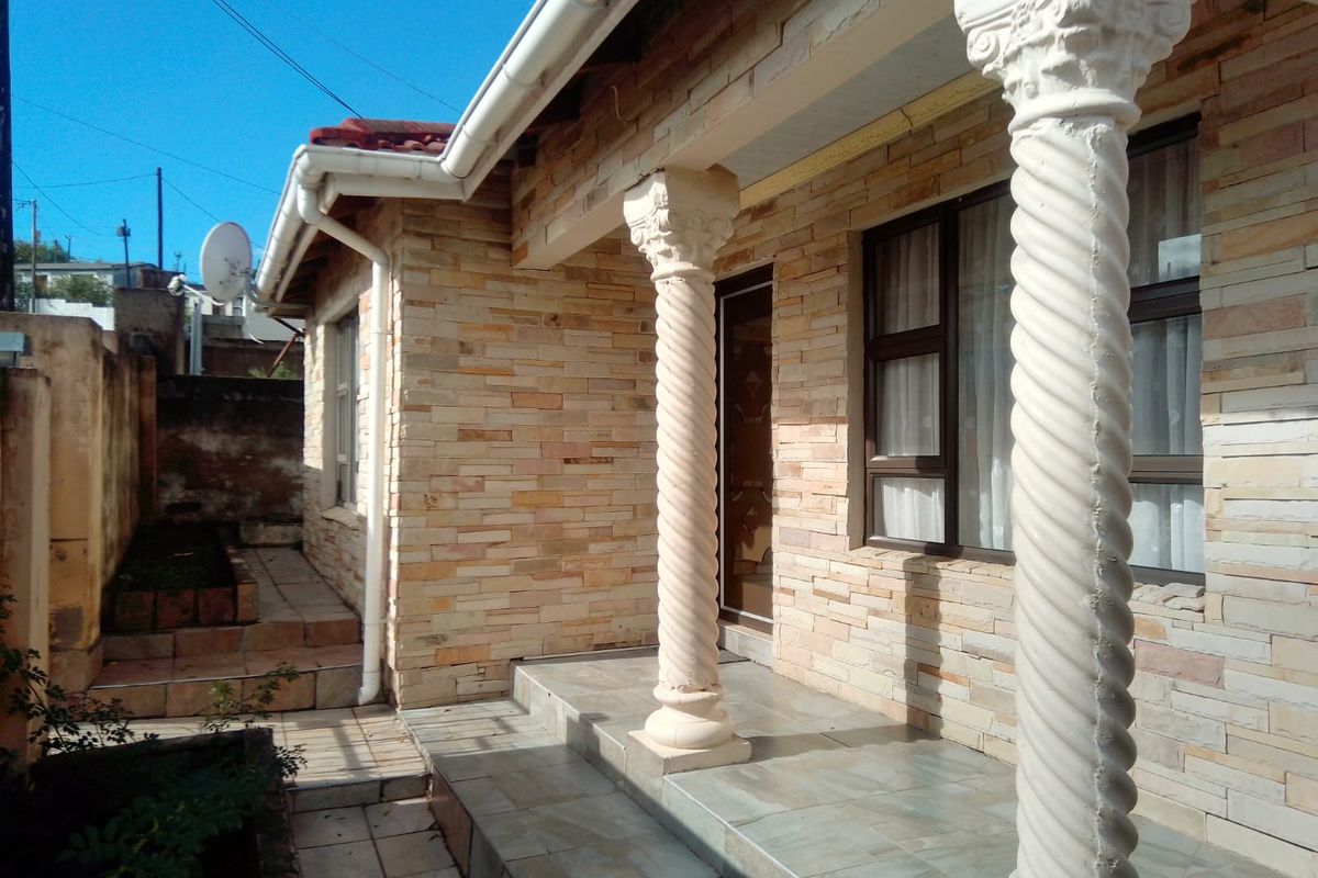 Gorgeous Home Looking For A New Owner - Photo 3