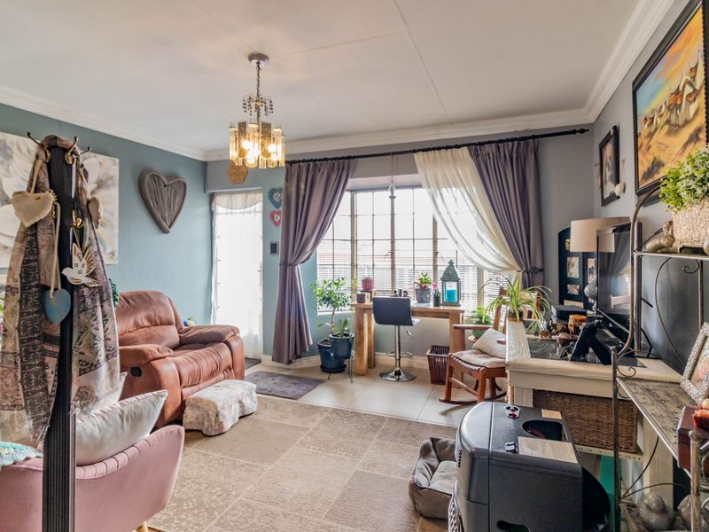 Beautiul 2 Bedroom townhouse in Norkem Park - Photo 6