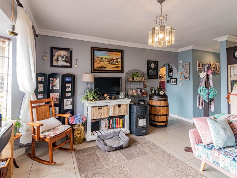 Beautiul 2 Bedroom townhouse in Norkem Park - Photo 4