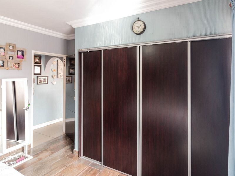 Beautiul 2 Bedroom townhouse in Norkem Park - Photo 10